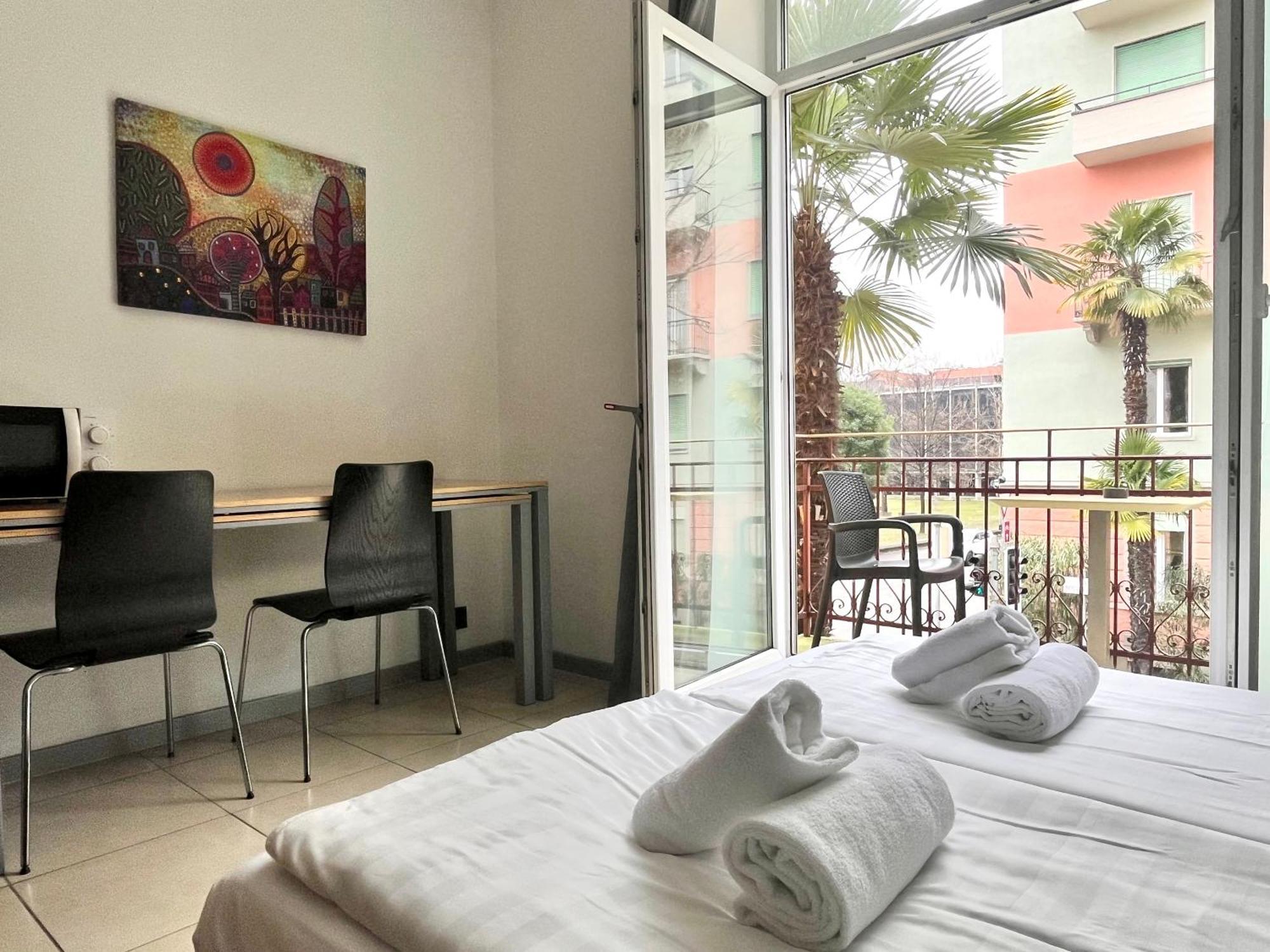 By Lr - Self Check In Lugano