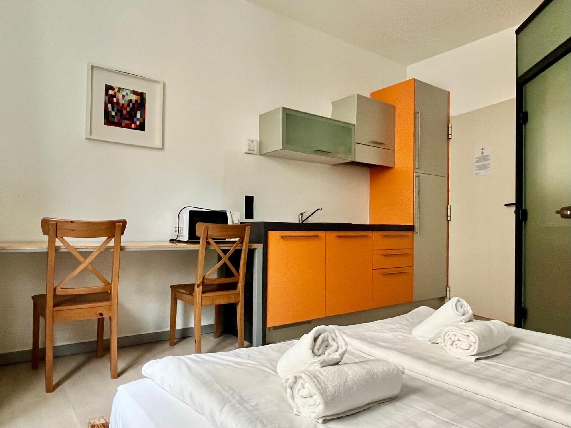 By Lr - Self Check In Aparthotel *